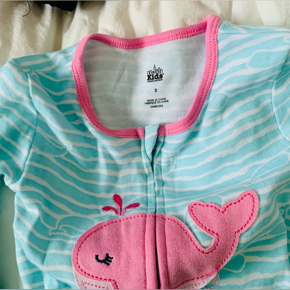 Two onesie whale PJs - size 3T - Picture 4 of 5